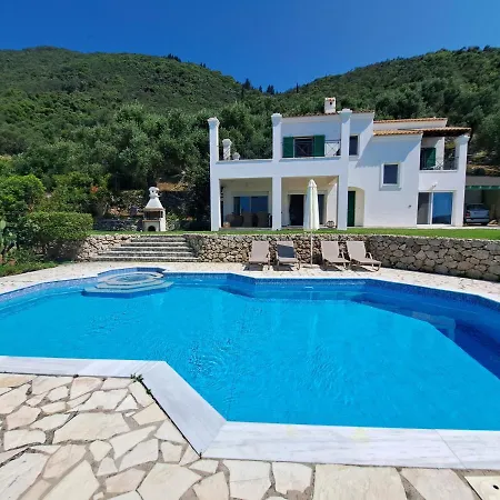 Villa Galini With Private Pool & Incredible Views, Ipsos *